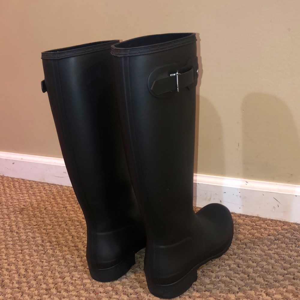 Hunter Women’s Original Tall Rain Boots - Picture 2 of 4
